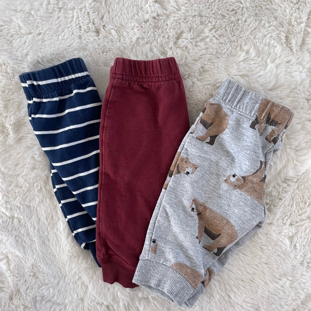 3 Carter’s Sweatpants size 6 months